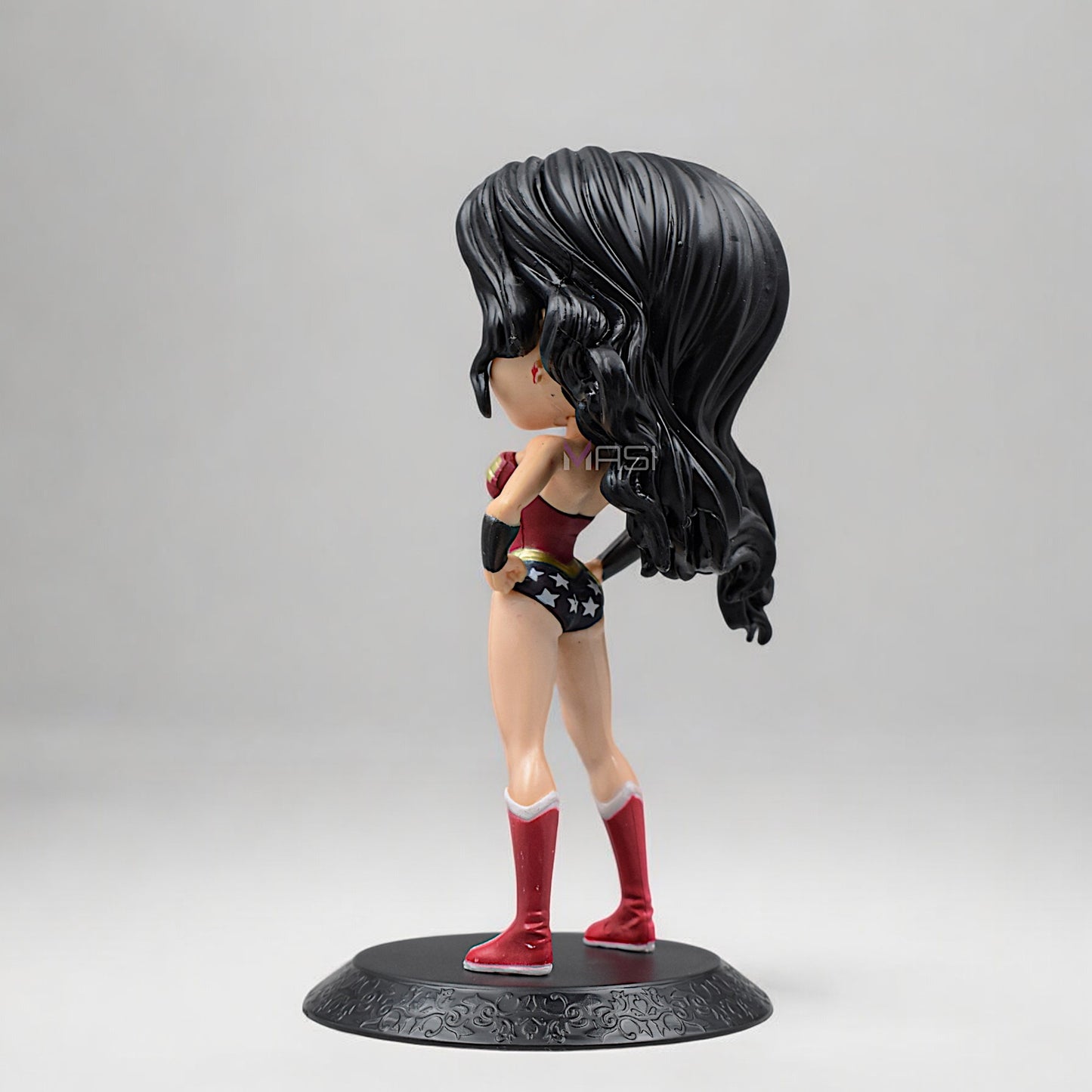 Wonder Woman Q Style Action Figure With Stand (16 Cm Height)