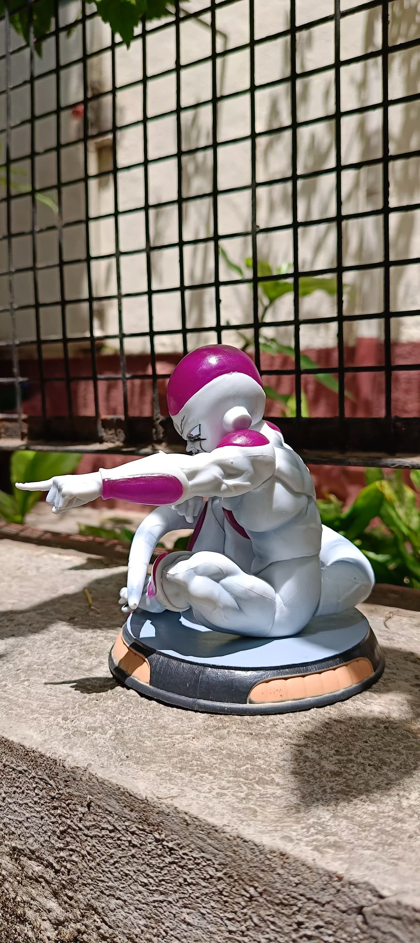 Ultimate Frieza Sitting Action Figure (14 Cm Height) - Dragon Ball Z