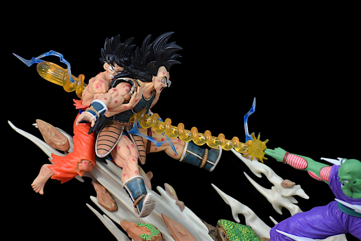 SON GOKU AND RADITZ VS PICCOLO ACTION FIGURE (36 CM LENGTH) - DRAGON BALL Z