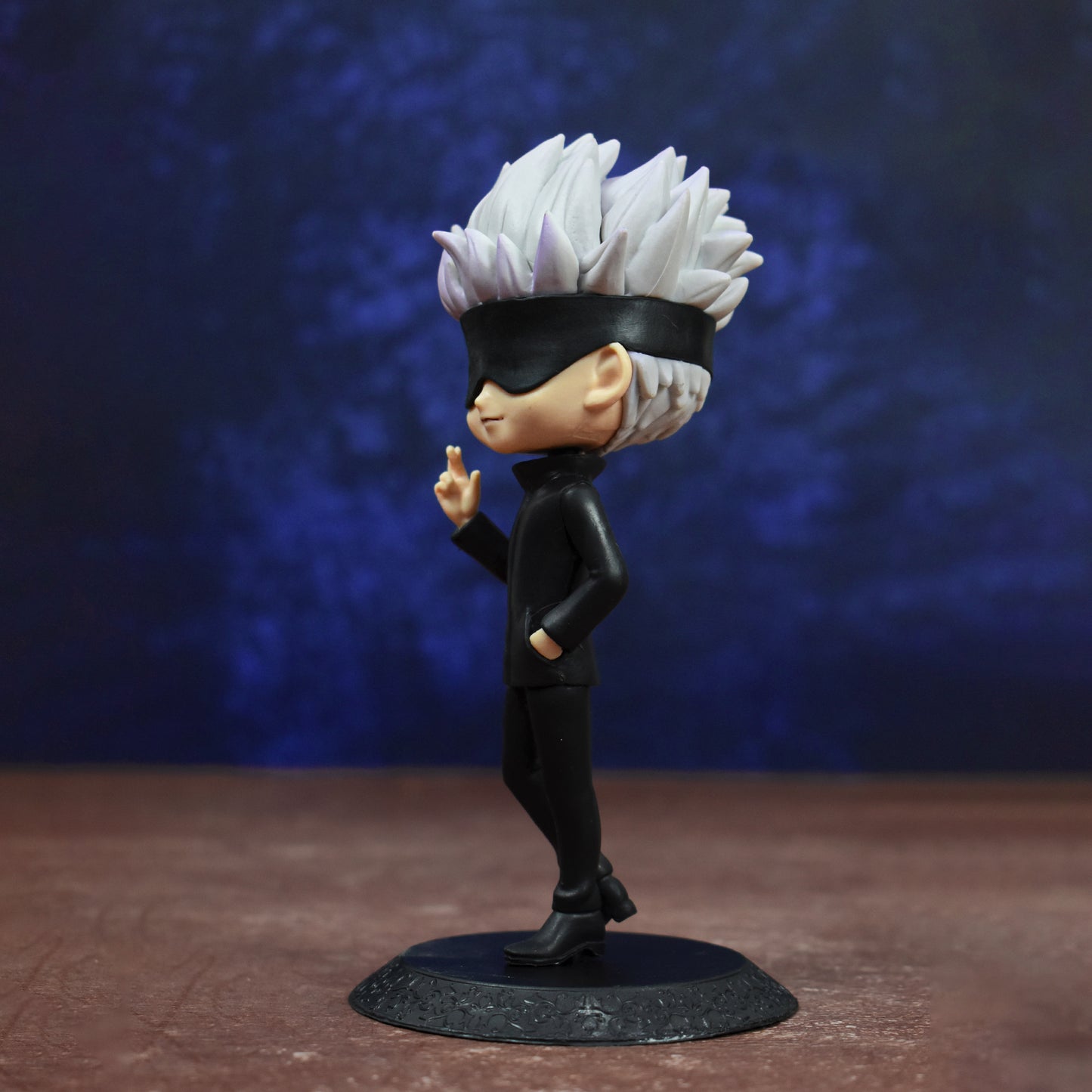 Gojo Satoru Q Action Figure With Stand (15 Cm Height) - Jujutsu Kaisen