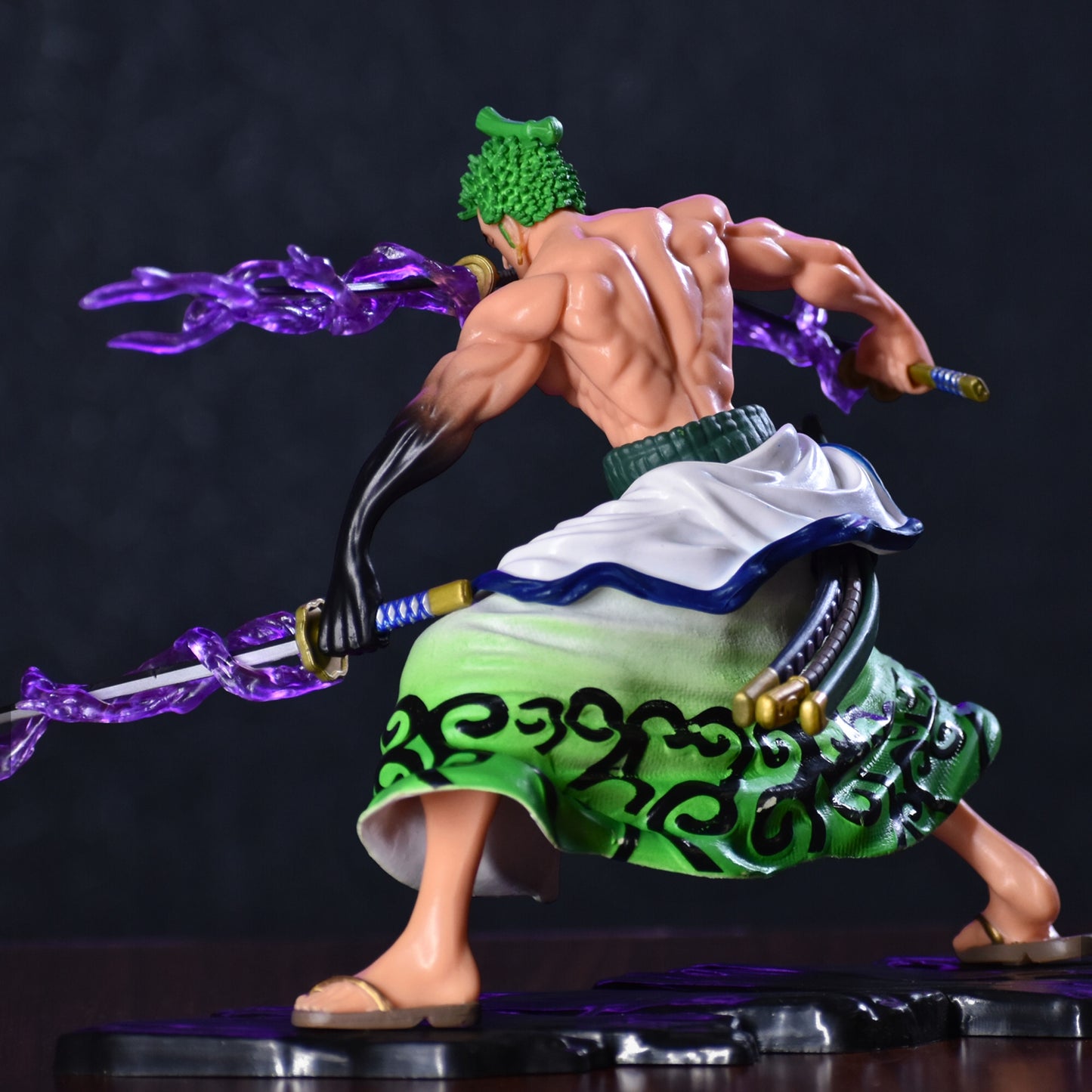 RORONOA ZORO ACTION FIGURE WITH 3 SWORDS AND BASE (18 CM HEIGHT) - ONE PIECE