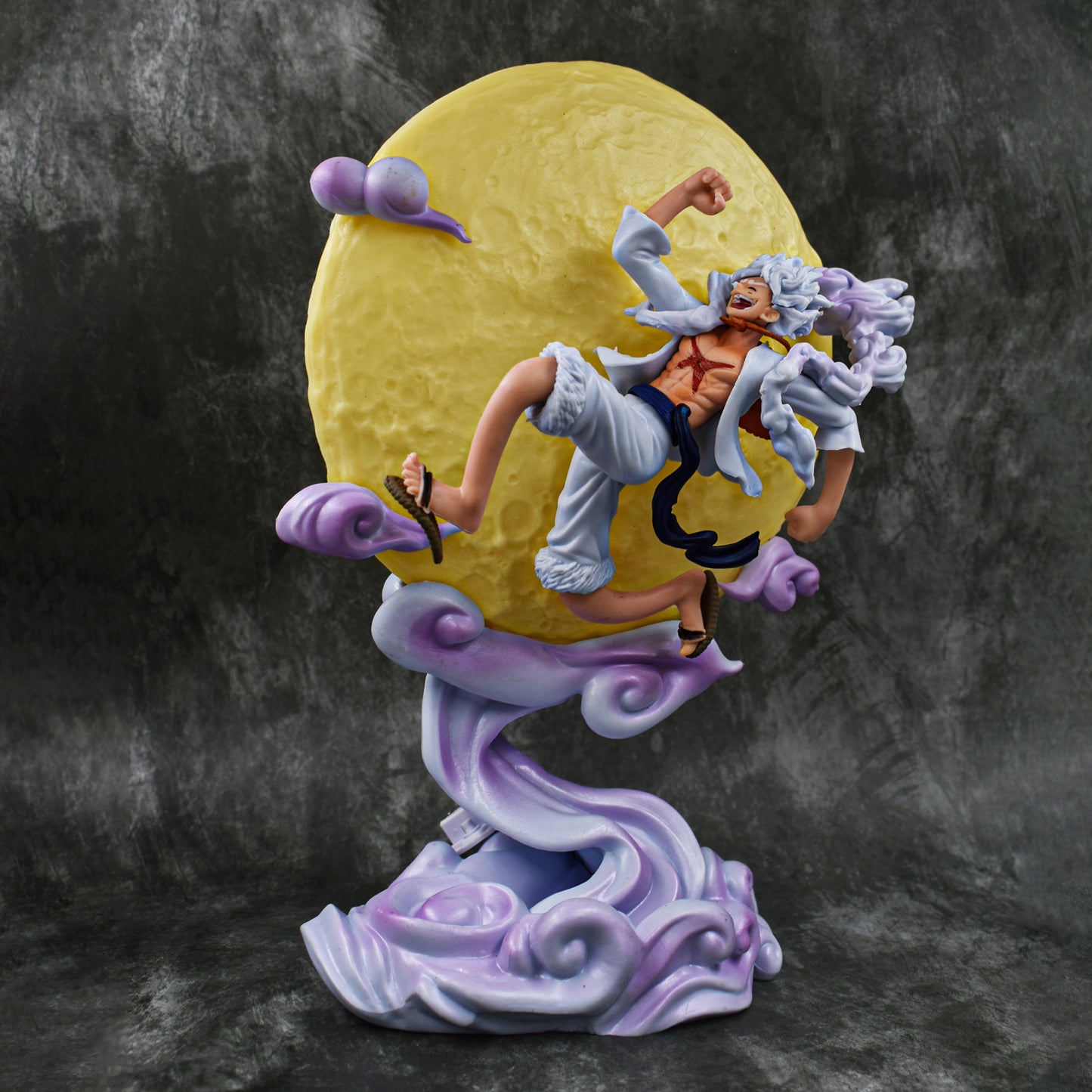 SUN GOD NIKA LUFFY GEAR 5 ACTION FIGURE LAMP (27 CM HEIGHT) - ONE PIECE