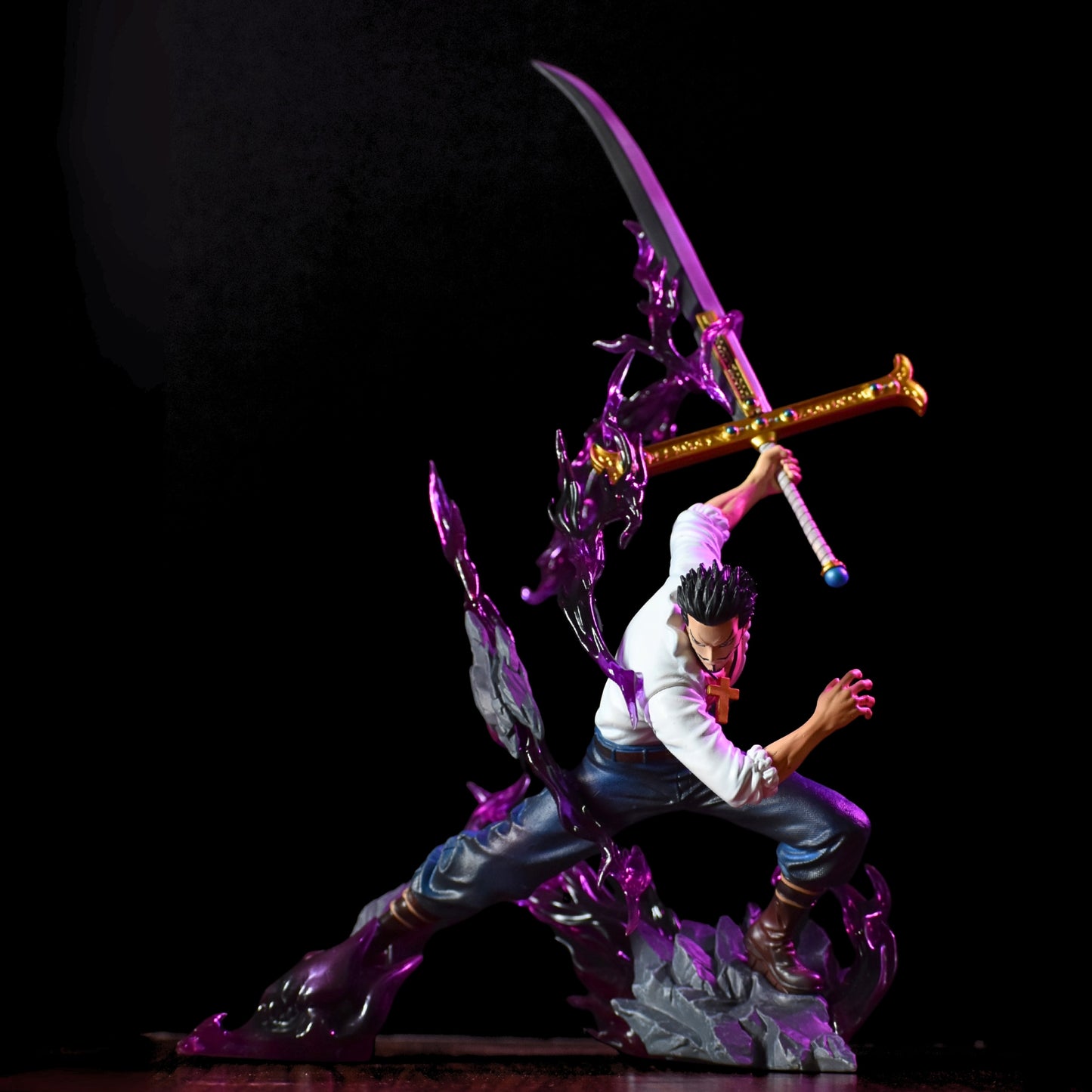 DRACULE MIHAWK ACTION FIGURE WITH SWORD (35 CM HEIGHT) - ONE PIECE