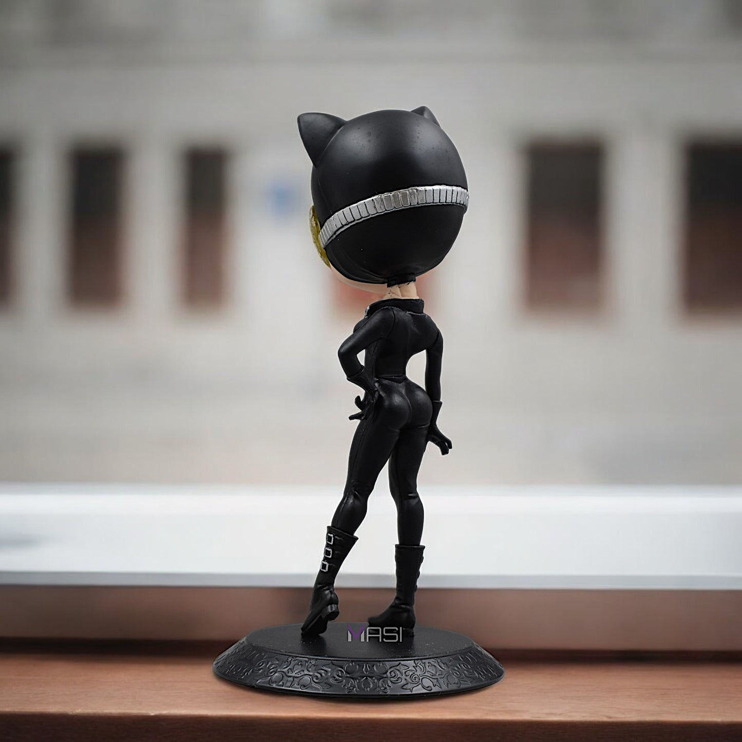 Catwoman Q Style Action Figure With Stand (16 Cm Height)