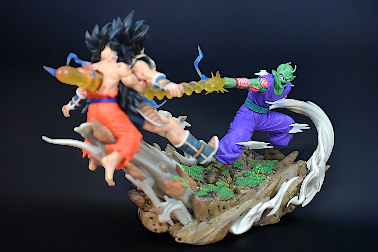 SON GOKU AND RADITZ VS PICCOLO ACTION FIGURE (36 CM LENGTH) - DRAGON BALL Z