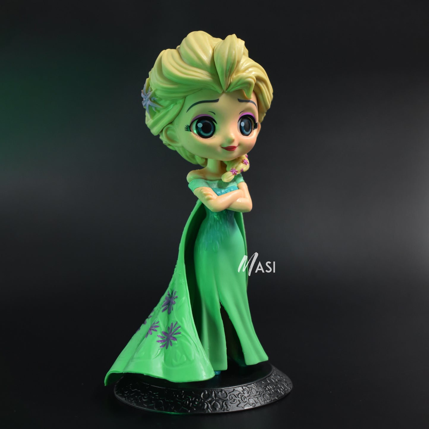 Princess Elsa Q Posket Figurine (15 Cm Height)