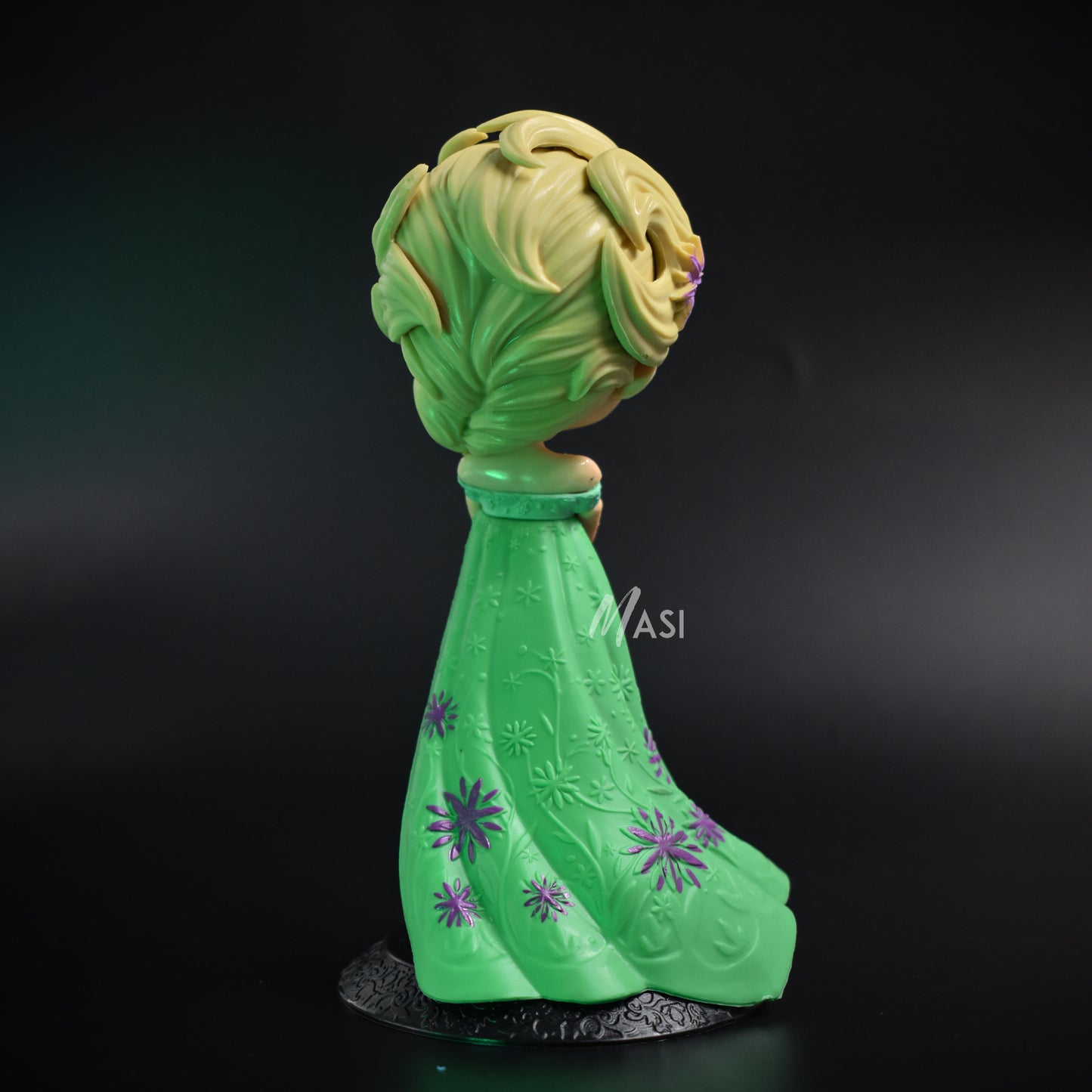 Princess Elsa Q Posket Figurine (15 Cm Height)