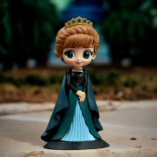 Princess Elsa Q Posket Action Figure From Frozen (16 Cm Height)