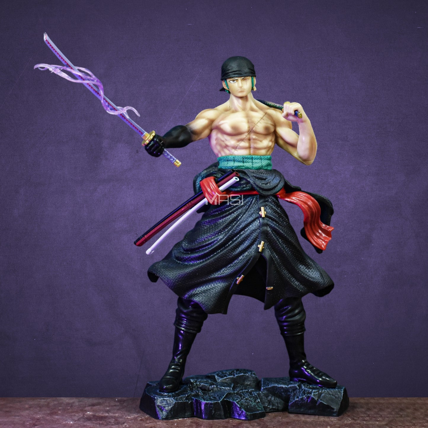 THE PIRATE HUNTER - RORONOA ZORO ACTION FIGURE WITH 2 REPLACEABLE HEADS (30 CM HEIGHT) - ONE PIECE