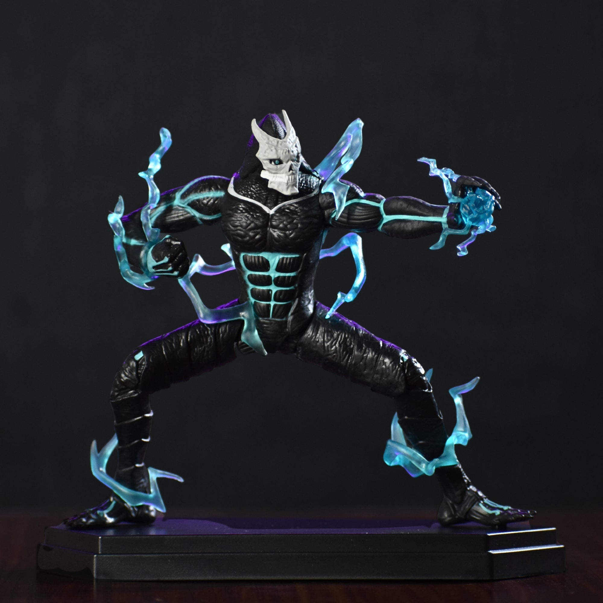 KAIJU NO. 8 ACTION FIGURE WITH STAND (15 CM HEIGHT) - KAIJU NO. 8