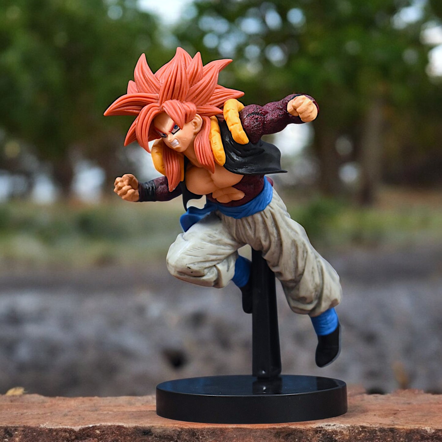 GOGETA SSJ4 PUNCHING ACTION FIGURE WITH STAND (20 CM HEIGHT) - DRAGON BALL Z