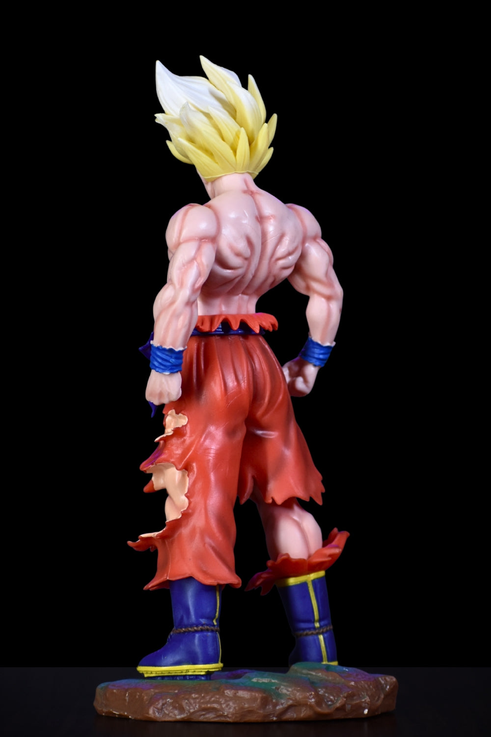 SON GOKU ICONIC ACTION FIGURE WITH STAND (23 CM HEIGHT) - DRAGON BALL Z