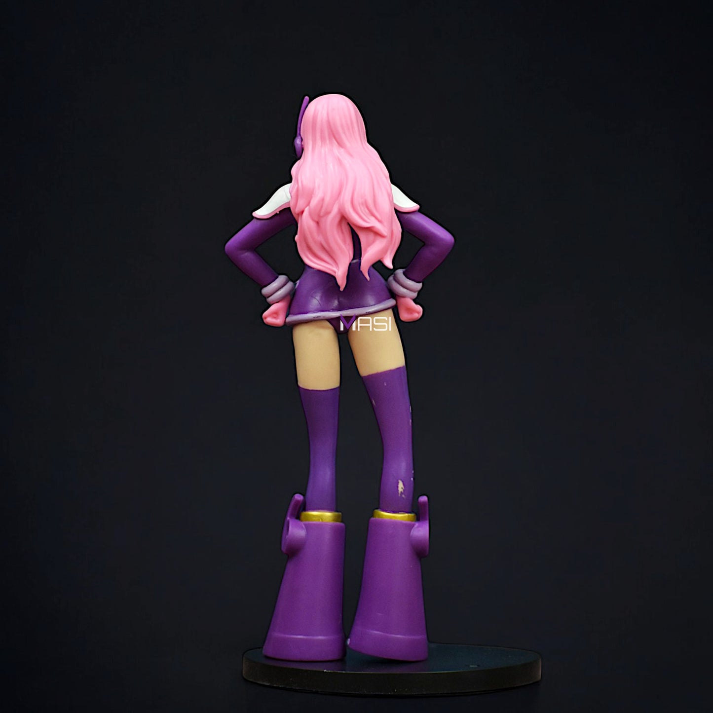 THE GRANDLINE LADY - JEWELRY BONNEY ACTION FIGURE WITH STAND ( 17 CM HEIGHT) - ONE PIECE