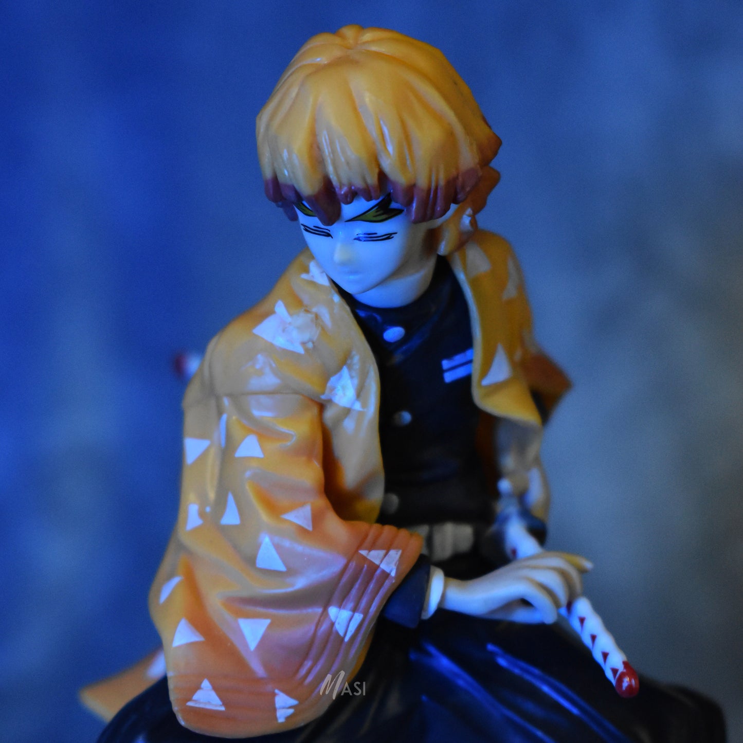 Zenitsu Agatsuma Attacking Post Action Figure With Stand (16 Cm Height) - Demon Slayer