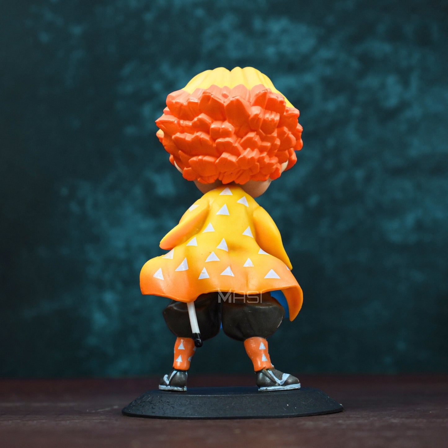 Zenitsu Agatsuma Q Posket Action Figure With Stand (16 Cm Height) - Demon Slayer