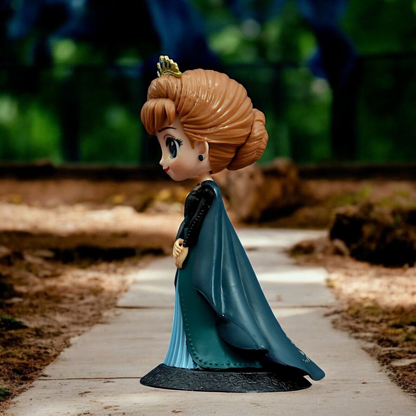 Princess Elsa Q Posket Action Figure From Frozen (16 Cm Height)