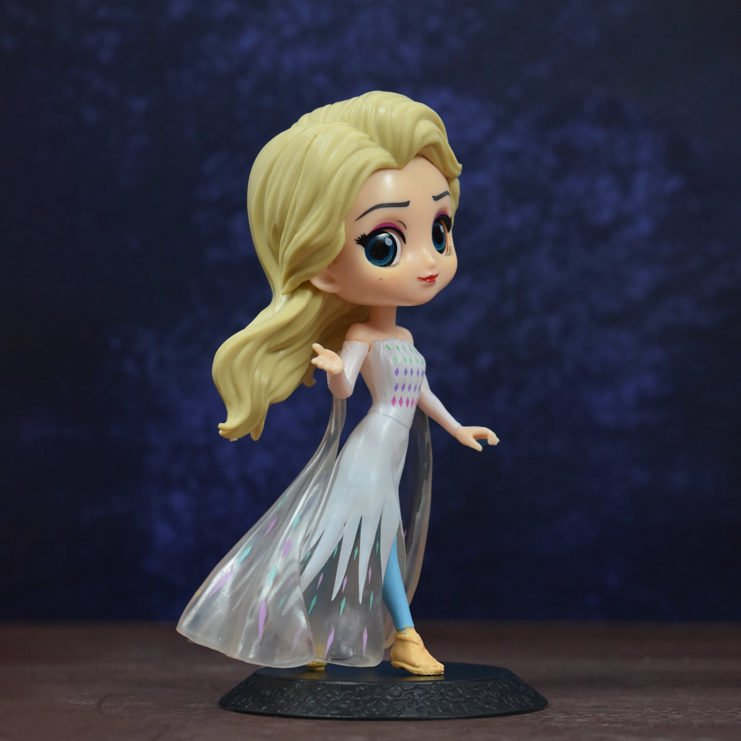 Elsa Q Posket Action Figure From Frozen (16 Cm Height)