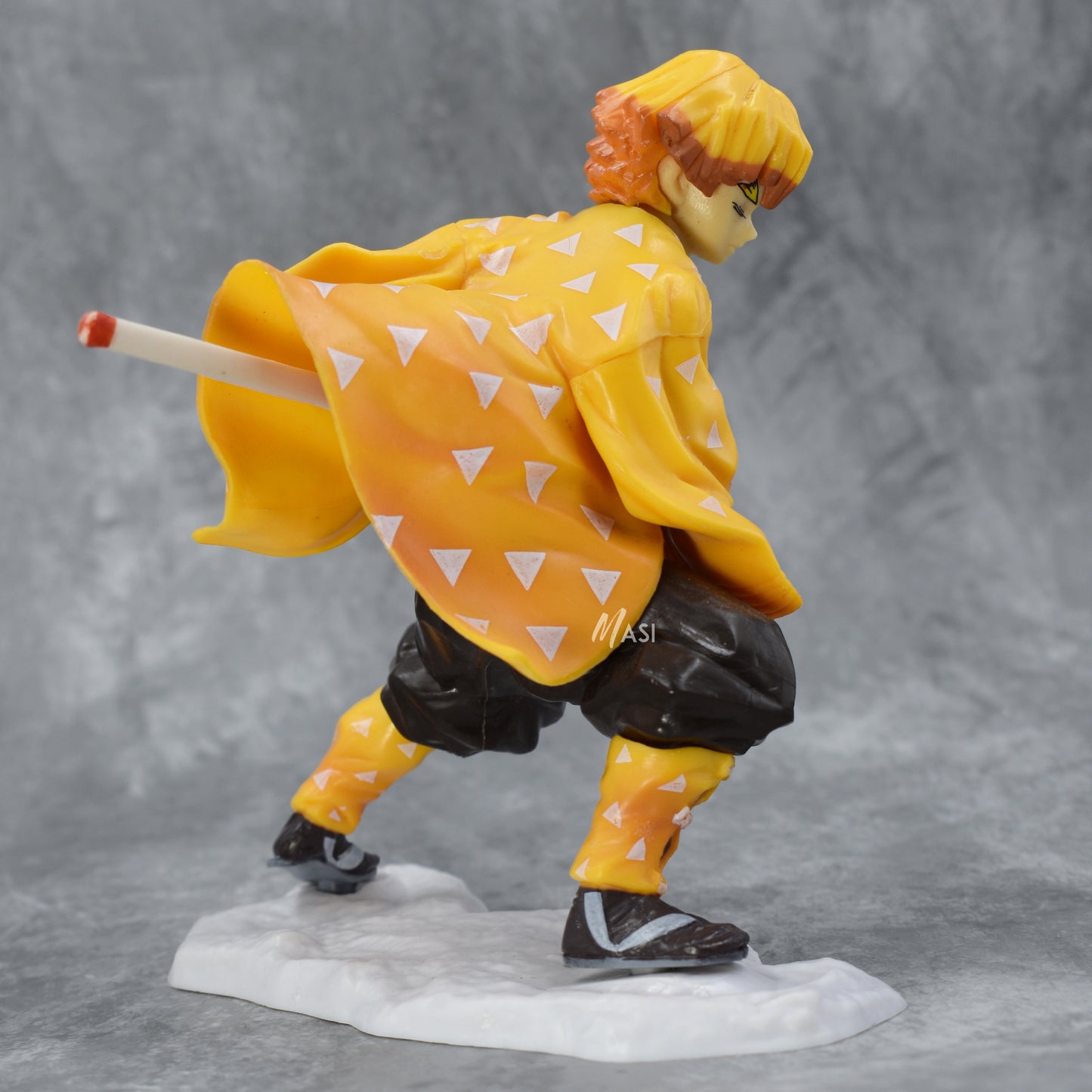 Zenitsu Agatsuma Attacking Post Action Figure With Stand (16 Cm Height) - Demon Slayer